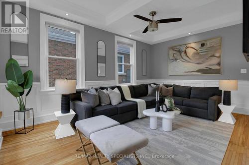 376 Pine Street, Milton, ON - Indoor Photo Showing Living Room