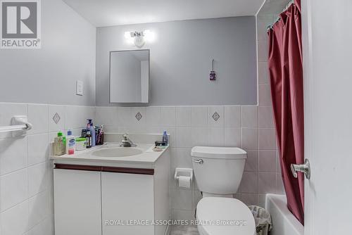 9 Weston Downs Avenue, Toronto, ON - Indoor Photo Showing Bathroom