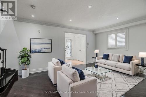 9 Weston Downs Avenue, Toronto, ON - Indoor Photo Showing Living Room