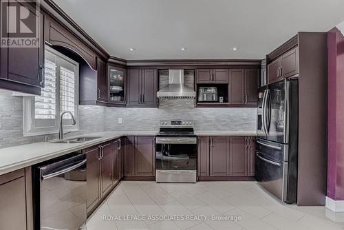 9 Weston Downs Avenue, Toronto, ON - Indoor Photo Showing Kitchen With Double Sink With Upgraded Kitchen