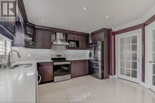 9 Weston Downs Avenue, Toronto, ON - Indoor Photo Showing Kitchen With Double Sink With Upgraded Kitchen