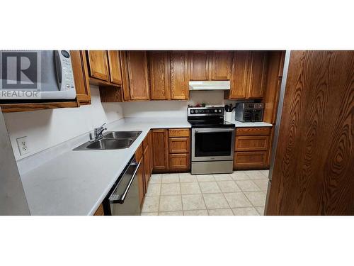 467 Rawlings Lake Road, Lumby, BC - Indoor Photo Showing Kitchen With Double Sink