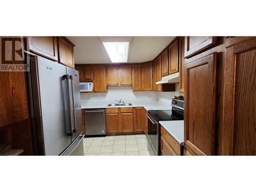 467 Rawlings Lake Road, Lumby, BC - Indoor Photo Showing Kitchen With Double Sink