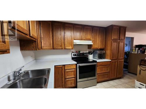 467 Rawlings Lake Road, Lumby, BC - Indoor Photo Showing Kitchen With Double Sink