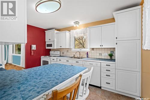 124 2Nd Avenue, Mortlach, SK - Indoor Photo Showing Kitchen