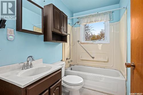 124 2Nd Avenue, Mortlach, SK - Indoor Photo Showing Bathroom