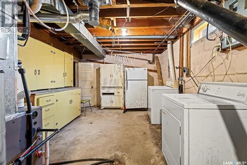 124 2Nd Avenue, Mortlach, SK - Indoor Photo Showing Laundry Room