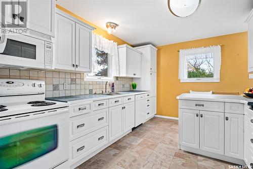 124 2Nd Avenue, Mortlach, SK - Indoor Photo Showing Kitchen