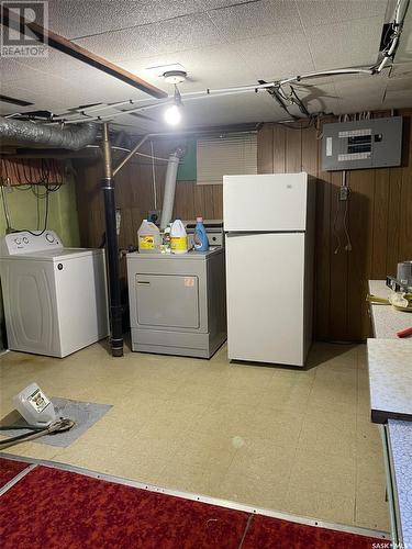 58 Helena Street, Prud'Homme, SK - Indoor Photo Showing Laundry Room