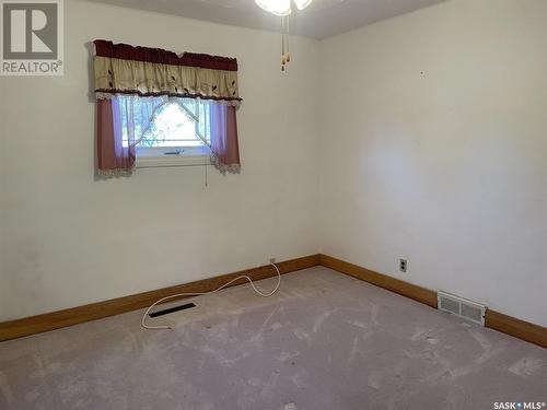 58 Helena Street, Prud'Homme, SK - Indoor Photo Showing Other Room