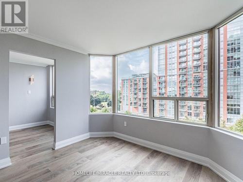 604 - 1270 Maple Crossing Boulevard, Burlington, ON - Indoor Photo Showing Other Room