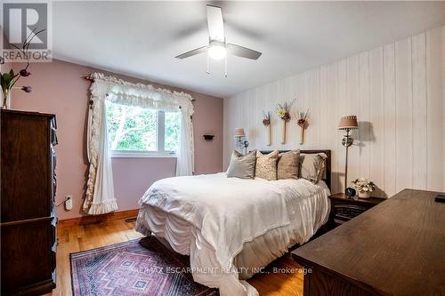 29 Abbington Drive, Hamilton, ON - Indoor Photo Showing Bedroom