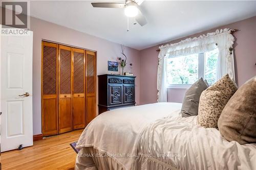 29 Abbington Drive, Hamilton, ON - Indoor Photo Showing Bedroom