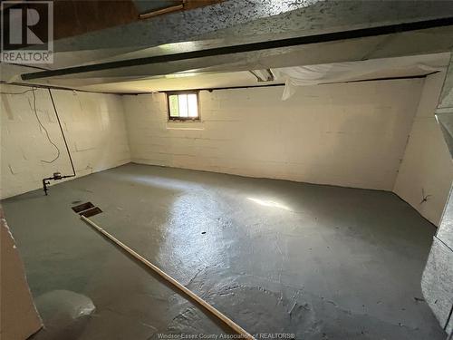 1106 Moy, Windsor, ON - Indoor Photo Showing Garage