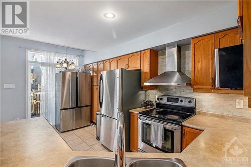 275 Rolling Meadow Crescent, Ottawa, ON - Indoor Photo Showing Kitchen With Double Sink