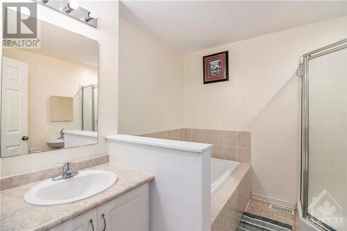 275 Rolling Meadow Crescent, Ottawa, ON - Indoor Photo Showing Bathroom