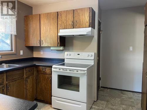 5316 Willow Road, Fort Nelson, BC - Indoor Photo Showing Kitchen