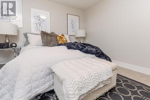 42 Fernbank Place, Whitby, ON - Indoor Photo Showing Bedroom