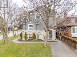 31 OAKWOOD AVENUE N  Mississauga, ON L5G 3L9