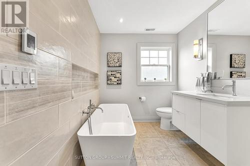 31 Oakwood Avenue N, Mississauga, ON - Indoor Photo Showing Bathroom