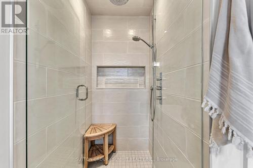 31 Oakwood Avenue N, Mississauga, ON - Indoor Photo Showing Bathroom