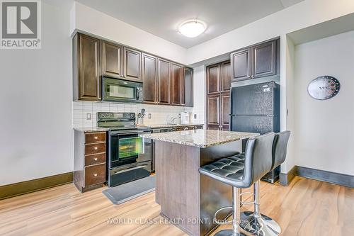 3005 - 330 Burnhamthorpe Road W, Mississauga, ON - Indoor Photo Showing Kitchen