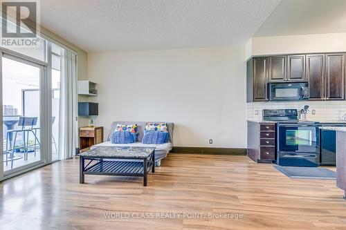 3005 - 330 Burnhamthorpe Road W, Mississauga, ON - Indoor Photo Showing Kitchen