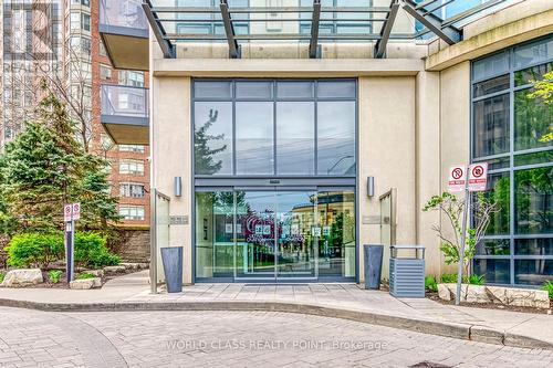 3005 - 330 Burnhamthorpe Road W, Mississauga, ON - Outdoor With Balcony