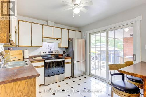 134 Osprey Street N, Southgate, ON - Indoor Photo Showing Kitchen With Double Sink