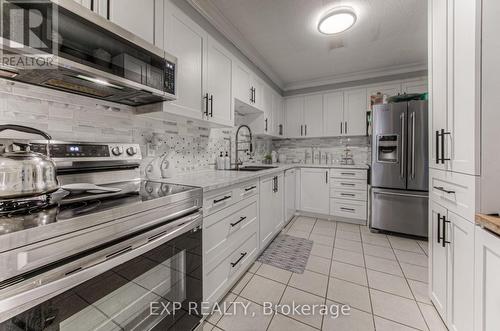 801 - 65 Westmount Road N, Waterloo, ON - Indoor Photo Showing Kitchen With Upgraded Kitchen