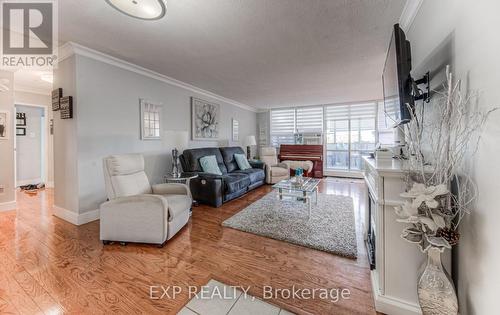 801 - 65 Westmount Road N, Waterloo, ON - Indoor Photo Showing Living Room