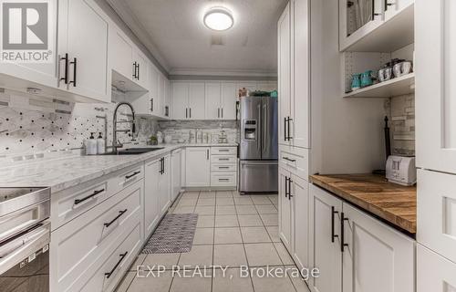 801 - 65 Westmount Road N, Waterloo, ON - Indoor Photo Showing Kitchen