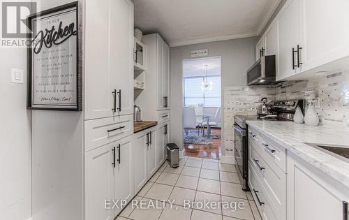 801 - 65 Westmount Road N, Waterloo, ON - Indoor Photo Showing Kitchen