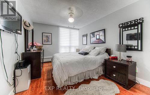 801 - 65 Westmount Road N, Waterloo, ON - Indoor Photo Showing Bedroom