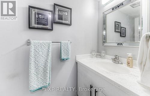 801 - 65 Westmount Road N, Waterloo, ON - Indoor Photo Showing Bathroom