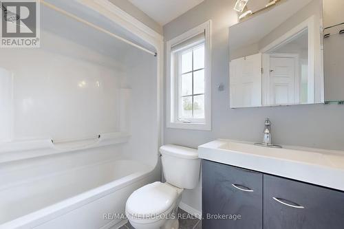 Upper - 109 Doyle Drive, Guelph, ON - Indoor Photo Showing Bathroom