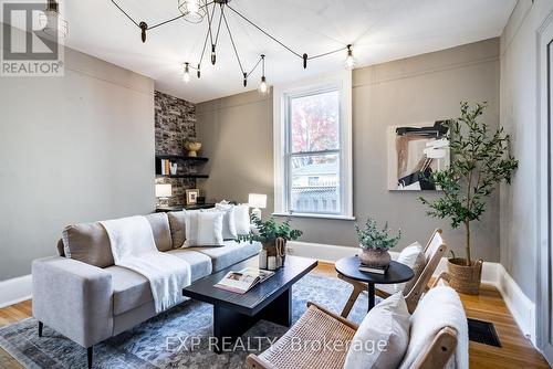 355 Division Street, Cobourg, ON - Indoor Photo Showing Living Room