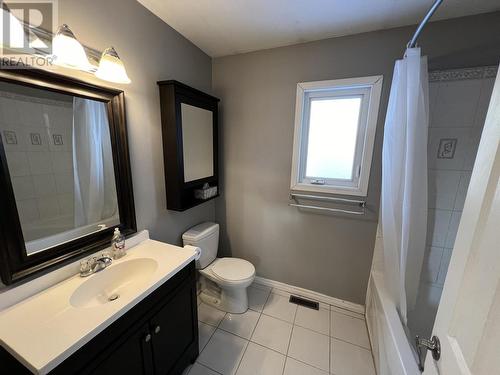 5320 Tamarack Crescent, Fort Nelson, BC - Indoor Photo Showing Bathroom