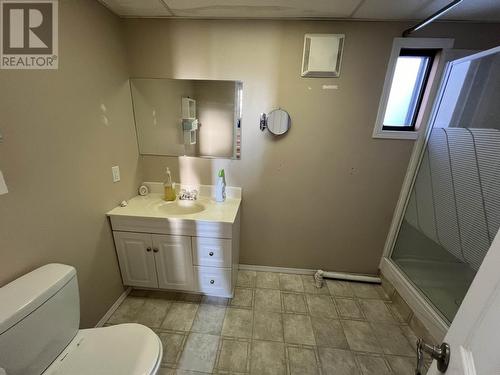 5320 Tamarack Crescent, Fort Nelson, BC - Indoor Photo Showing Bathroom