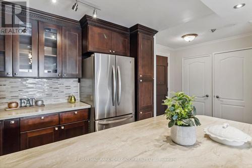 1212 - 11 Townsgate Drive, Vaughan, ON - Indoor Photo Showing Kitchen