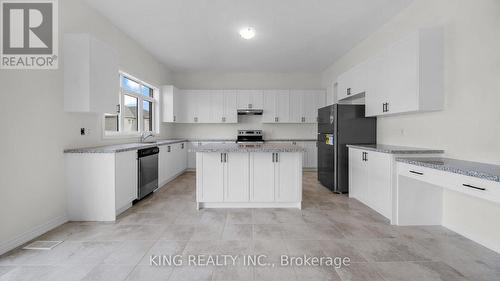 1629 Corsal Court, Innisfil, ON - Indoor Photo Showing Kitchen