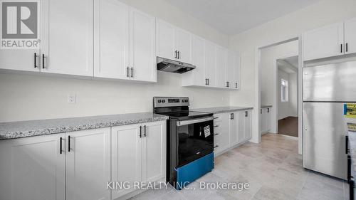 1629 Corsal Court, Innisfil, ON - Indoor Photo Showing Kitchen