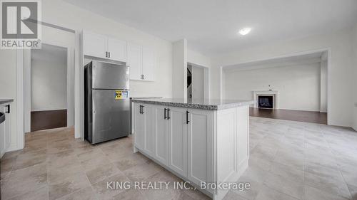 1629 Corsal Court, Innisfil, ON - Indoor Photo Showing Kitchen