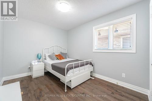 5195 Warwickshire Way, Mississauga, ON - Indoor Photo Showing Bedroom