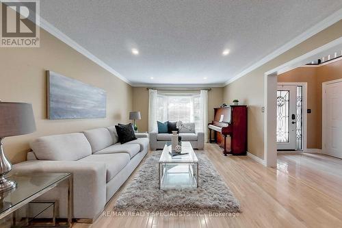 1773 Melody Drive, Mississauga, ON - Indoor Photo Showing Living Room