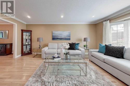 1773 Melody Drive, Mississauga, ON - Indoor Photo Showing Living Room