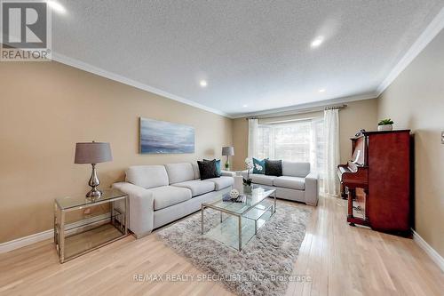 1773 Melody Drive, Mississauga, ON - Indoor Photo Showing Living Room