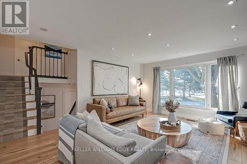 1353 Woodvale Place, Burlington, ON - Indoor Photo Showing Living Room