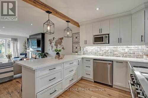 1353 Woodvale Place, Burlington, ON - Indoor Photo Showing Kitchen With Stainless Steel Kitchen With Upgraded Kitchen