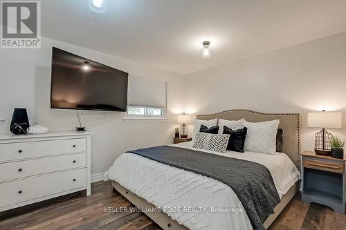 1353 Woodvale Place, Burlington, ON - Indoor Photo Showing Bedroom